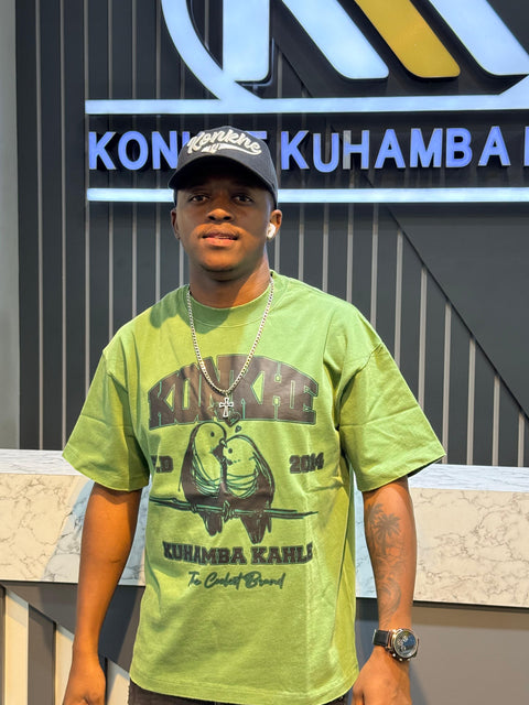 Konkhe kuhamba kahle “Lovebird” unisex oversized T-shirts